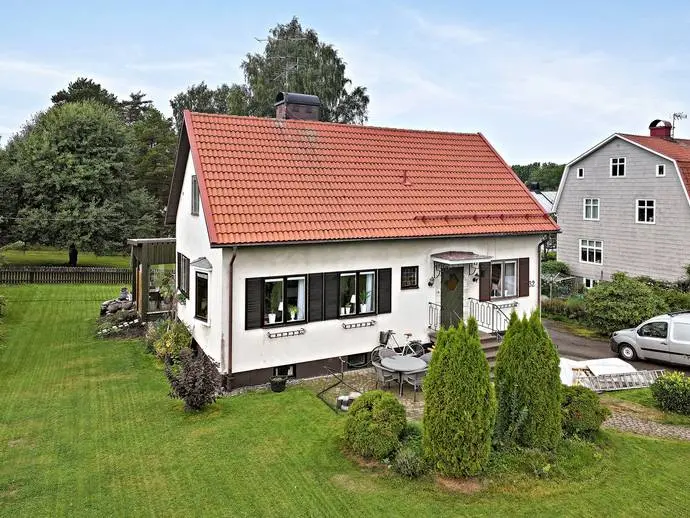 Bild 1 av 20 på Vänersborgsvägen 32
