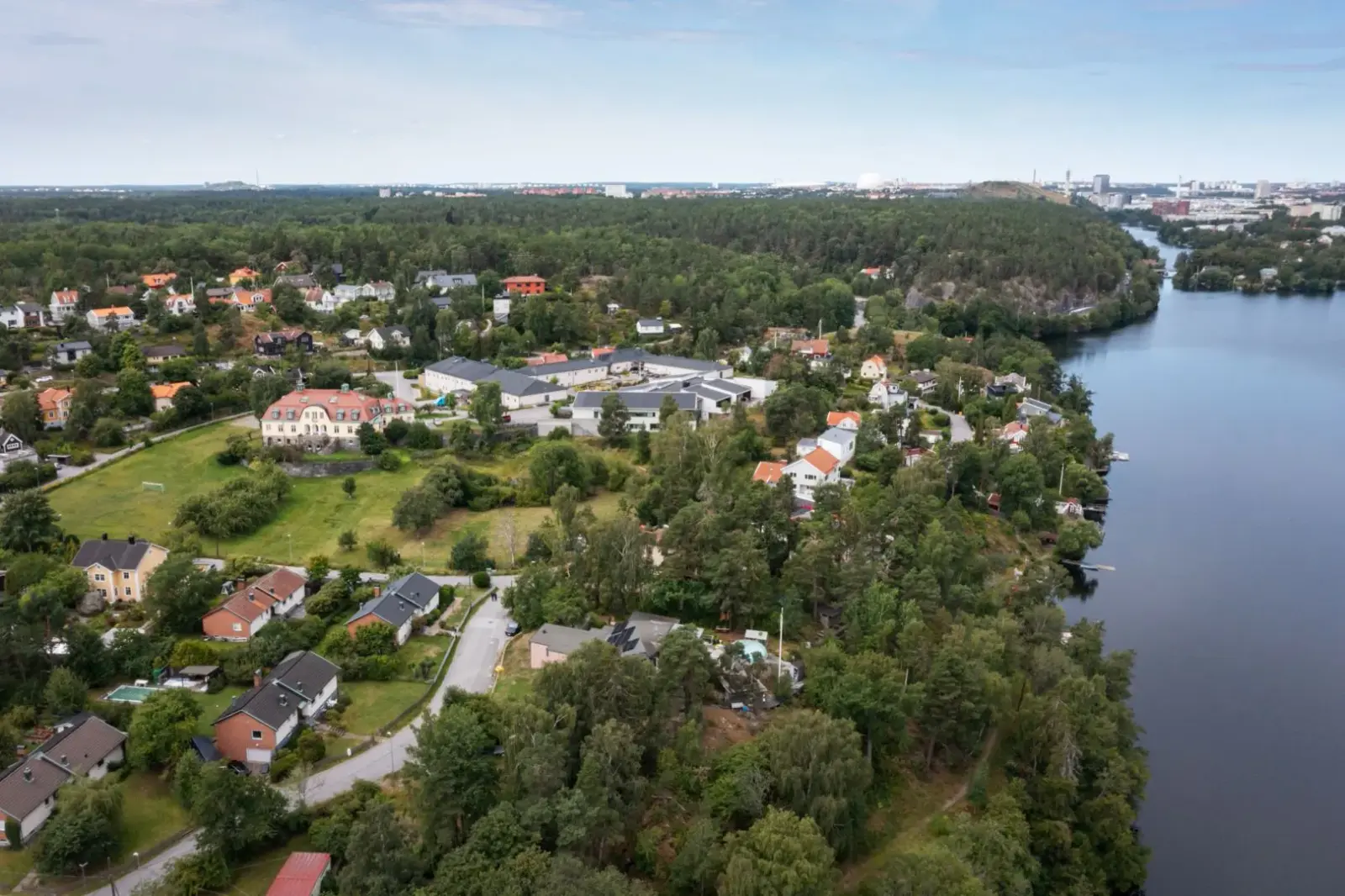 Bild 1 av 17 på Smedjevägen 18 B