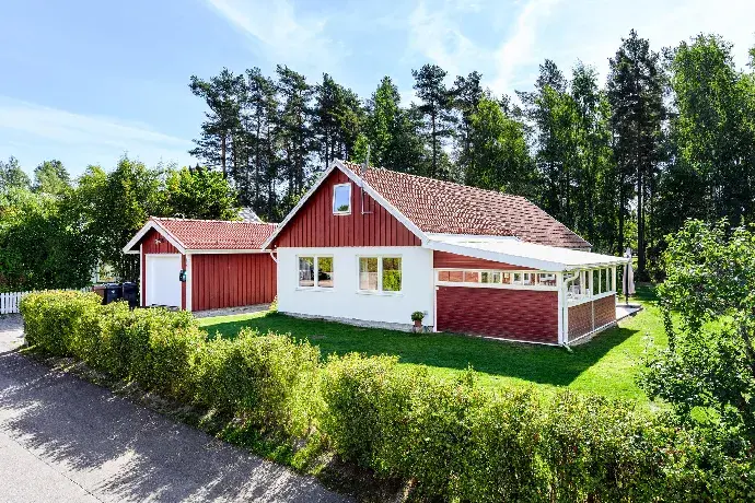Villa, Nämndemansvägen 6, Falun. Bild 1 av 20