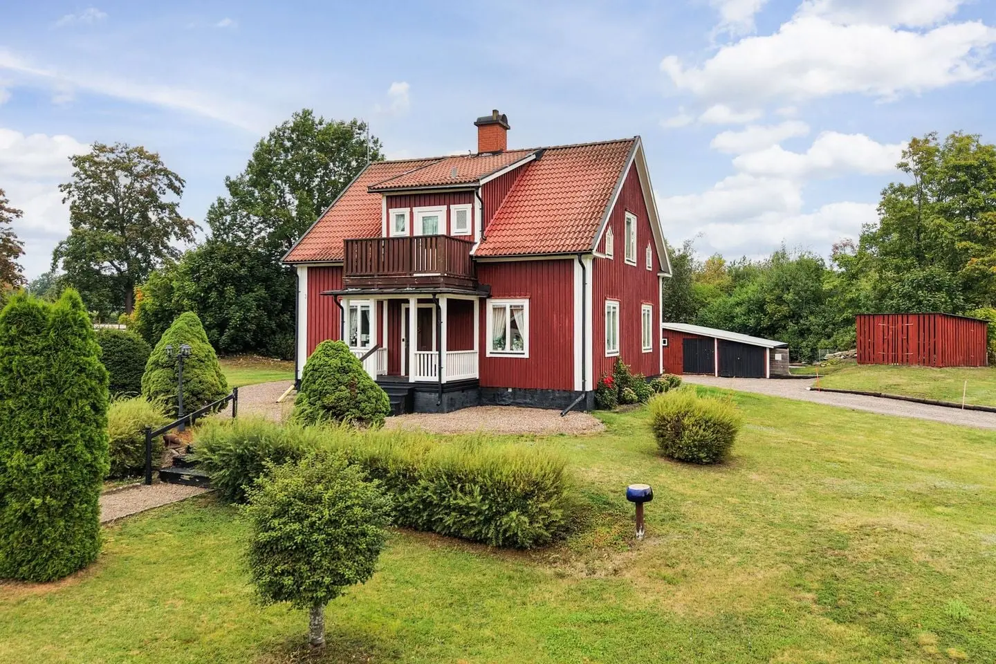 Villa, Trädgårdsgatan 3, Nybro. Bild 1 av 26