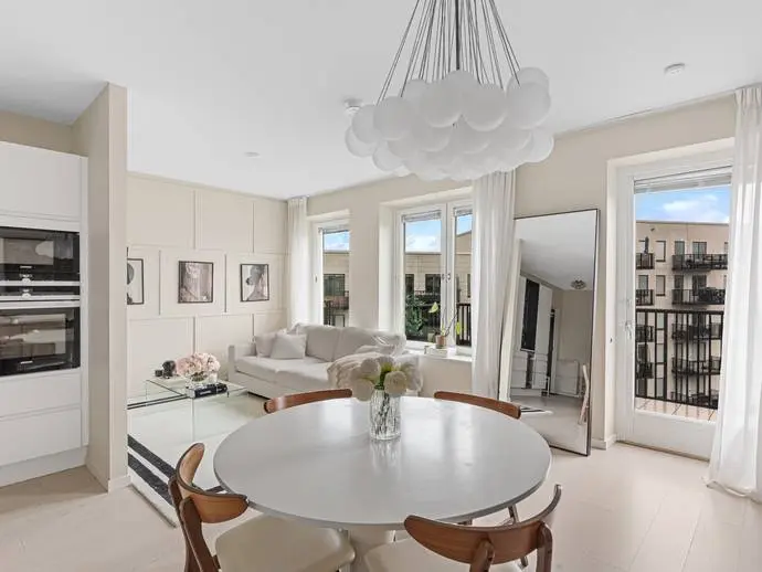 Lägenhet, Karlslundsvägen 14. Bild 1 av 20