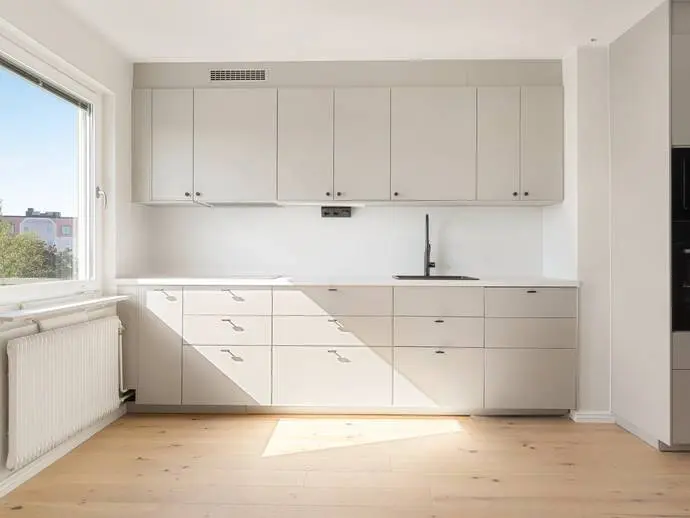 Lägenhet, Flintlåsvägen 18. Bild 1 av 18