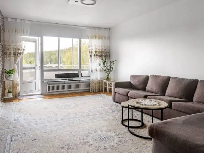 Image 1 of 18 of Axvägen 3C