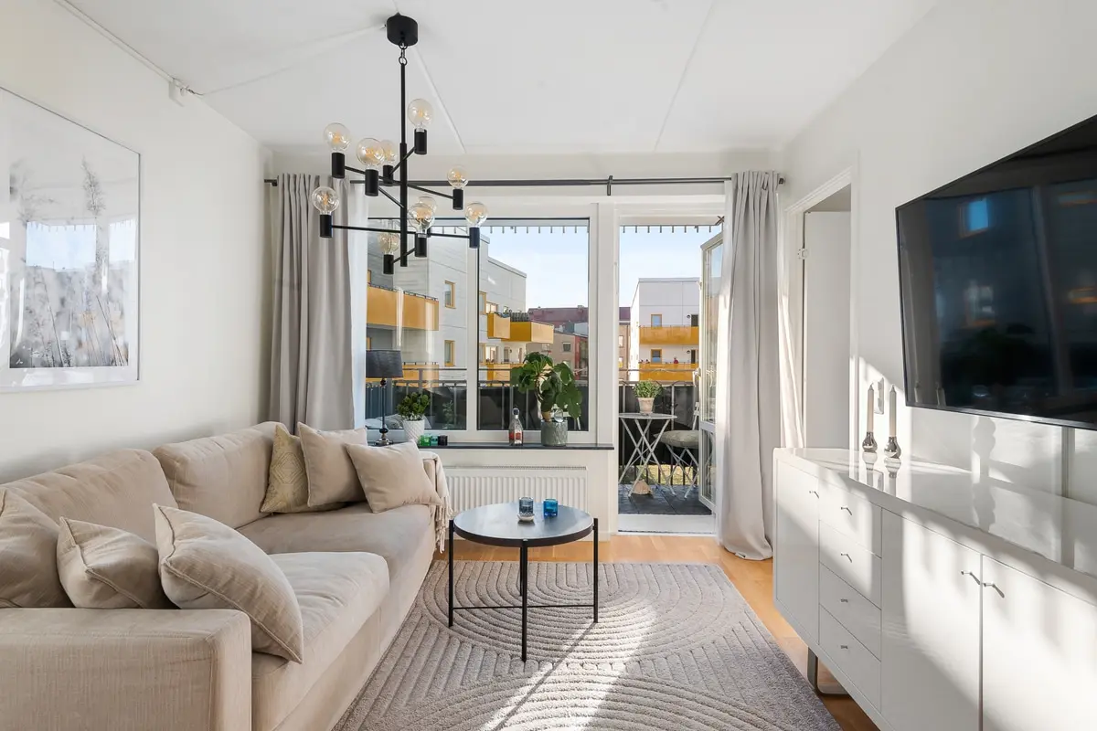 Lägenhet, Oxenstiernas allé 21, Sundbyberg. Bild 1 av 19