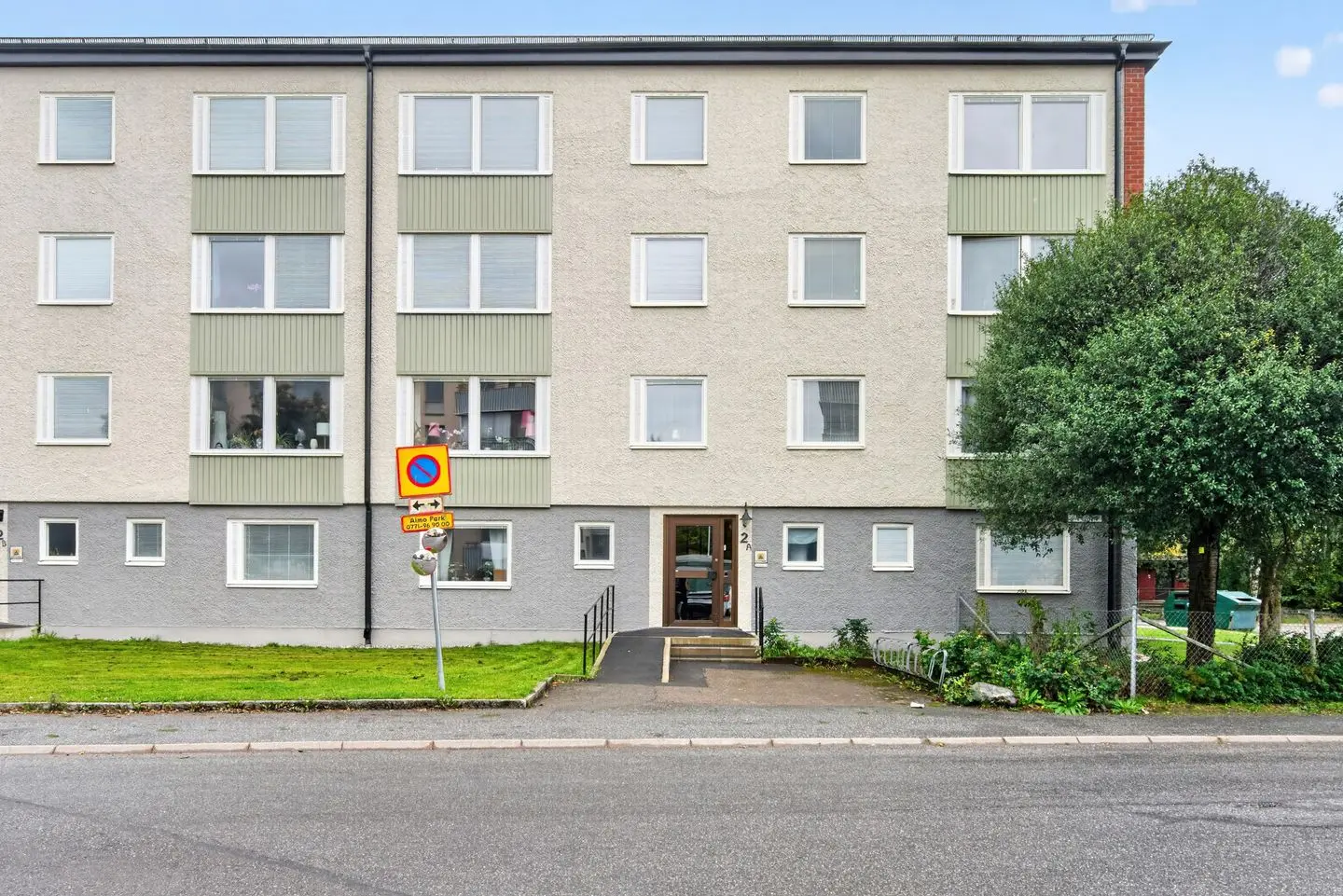 Lägenhet, Västra Banvägen 2A, Österåker. Bild 1 av 13