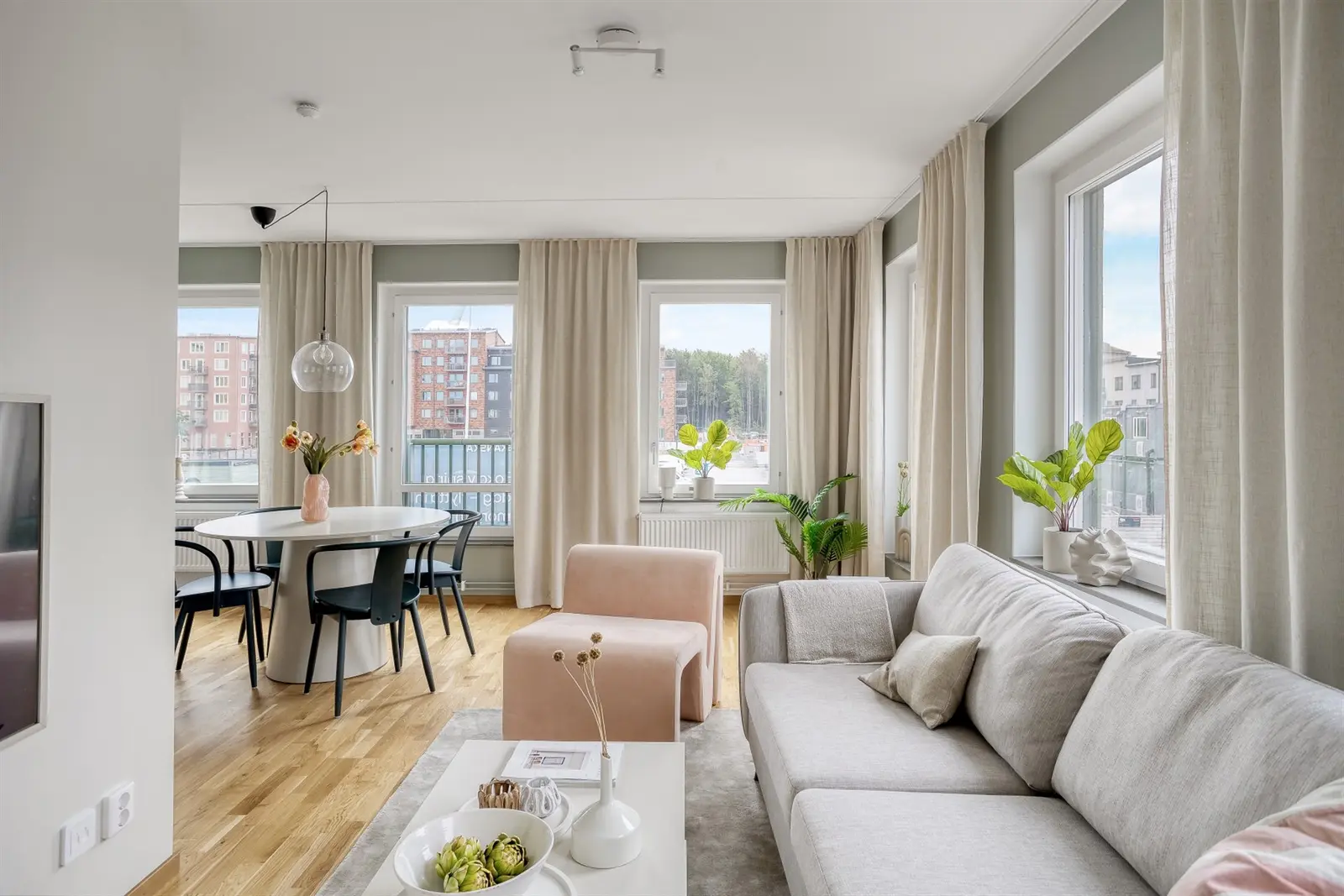 Lägenhet, Boulevarden 18, Stockholm. Bild 1 av 20