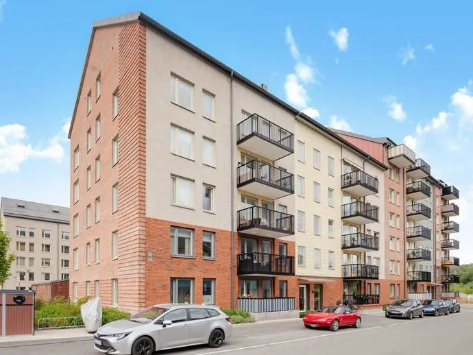 Lägenhet, Brädgårdsvägen 4. Bild 1 av 20