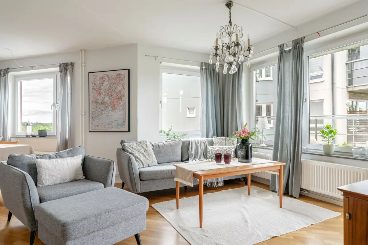 Lägenhet, Enbärsvägen 7, Upplands-Bro. Bild 1 av 38
