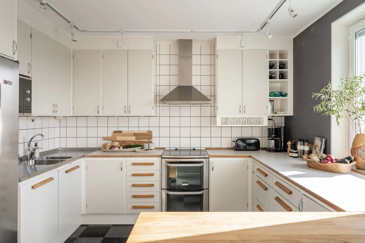 Lägenhet, Eskadervägen 40, Etage, Täby. Bild 1 av 35