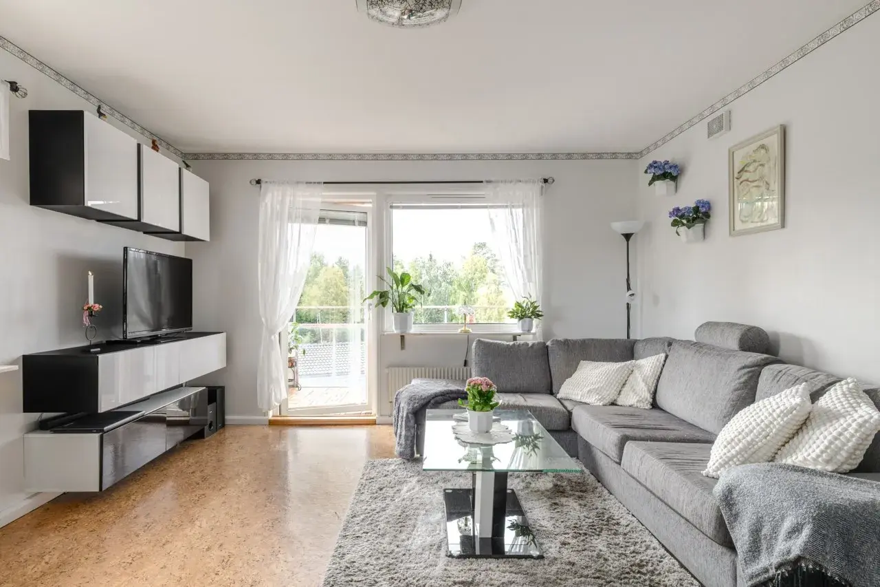 Bild 1 av 20 på Halmstadsvägen 48