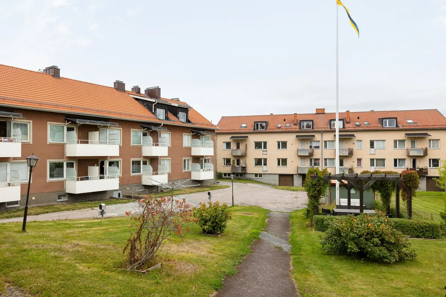 Bild 1 av 26 på Edsgatan 3A