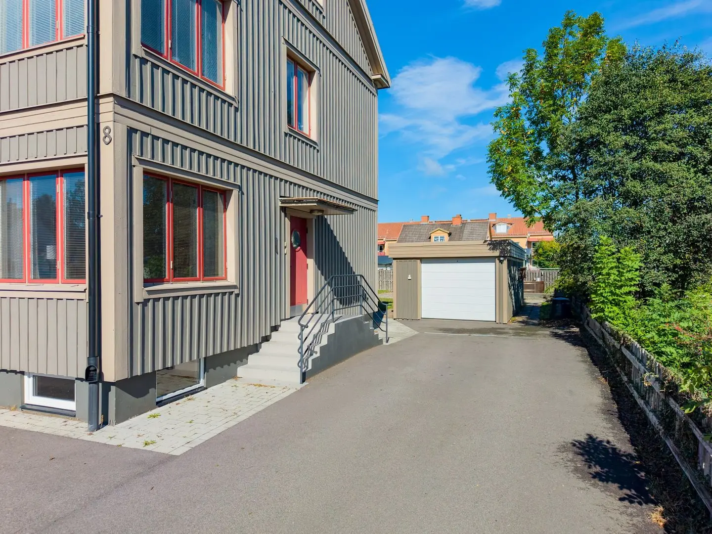 Bild 1 av 16 på Smålandsgatan 8