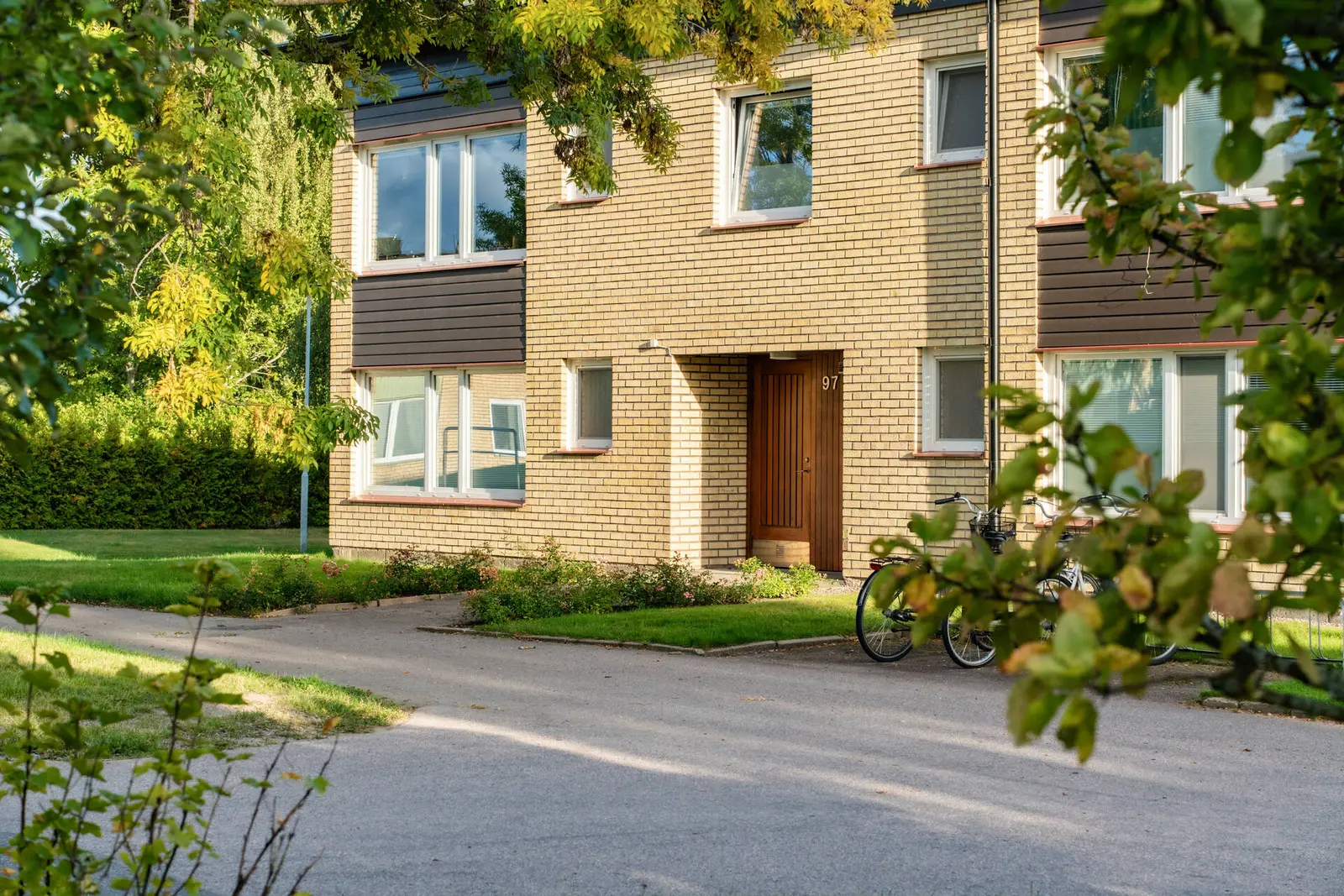 Image 1 of 23 of Oppeby gård 97