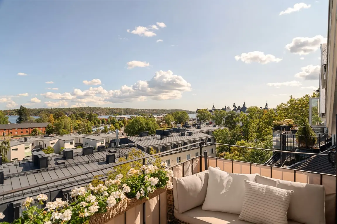 Bild 1 av 40 på Sandviksvägen 5