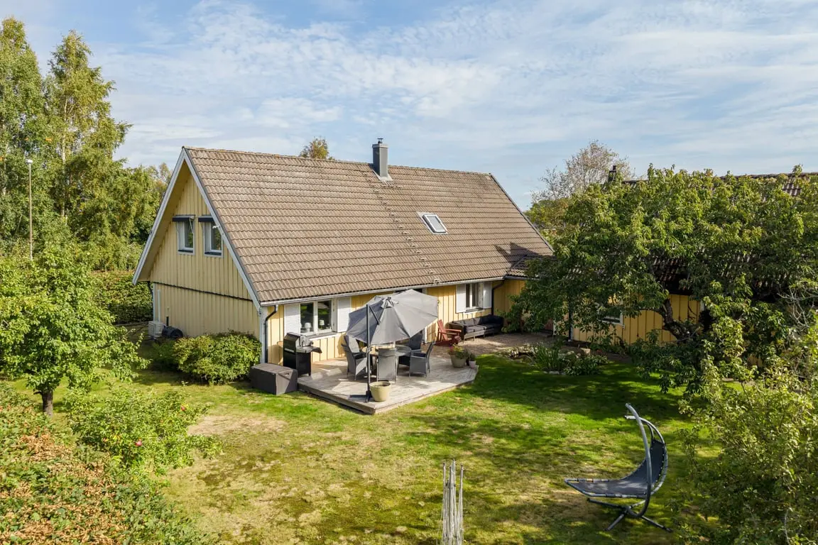 Villa, Pianogatan 1, Laholm. Bild 1 av 4