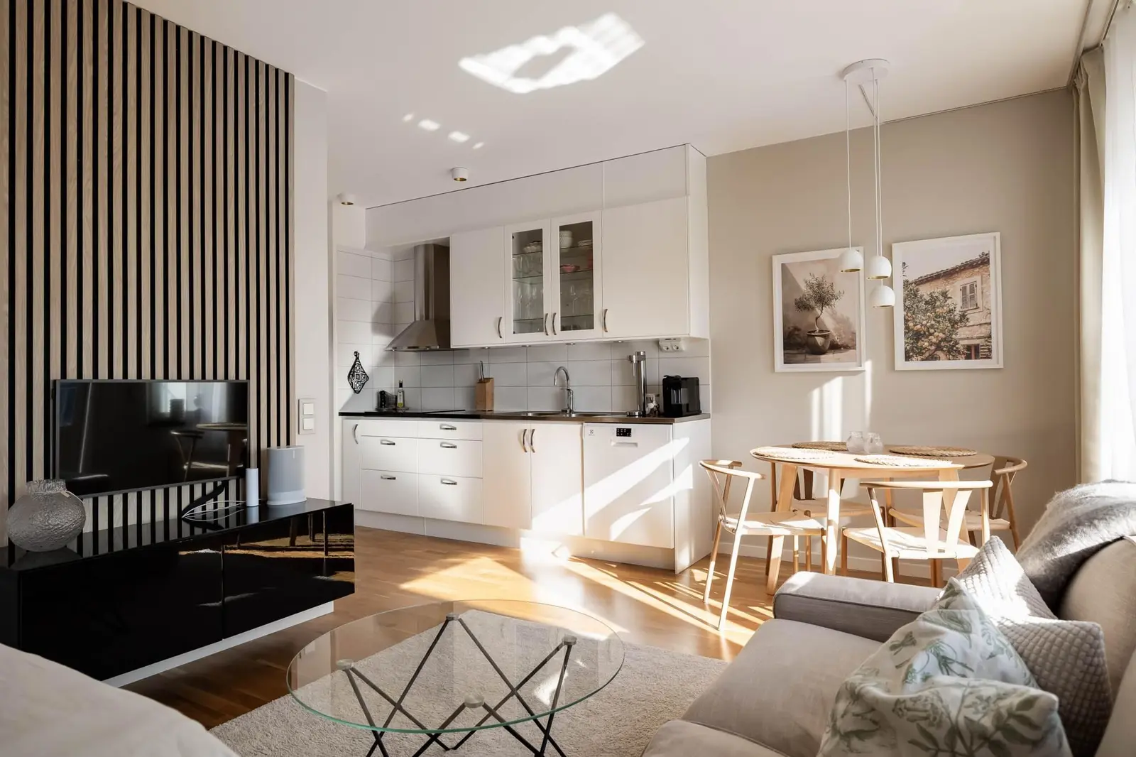 Apartment, Karlsdalsallén 53, Sörbyängen, Örebro. Photo 1 of 24
