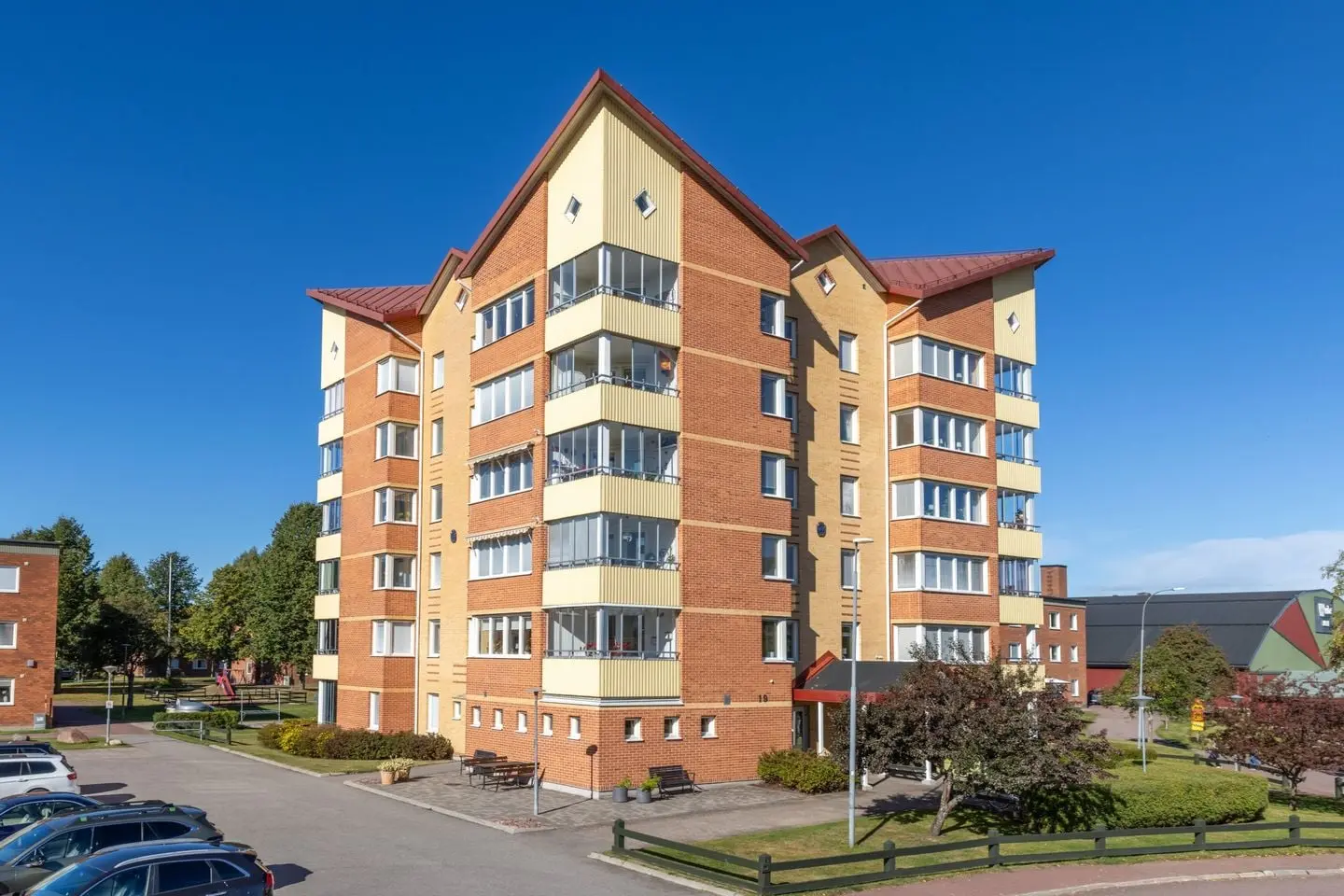 Bild 1 av 12 på Hantverkaregatan 19