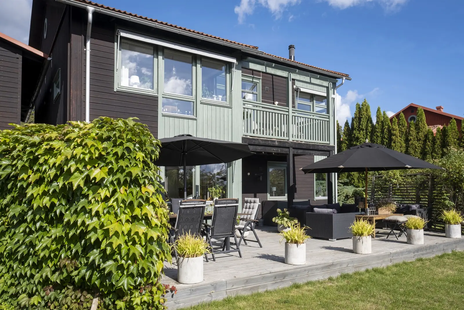 Villa, Oxelslingan 30, Stockholm. Bild 1 av 20