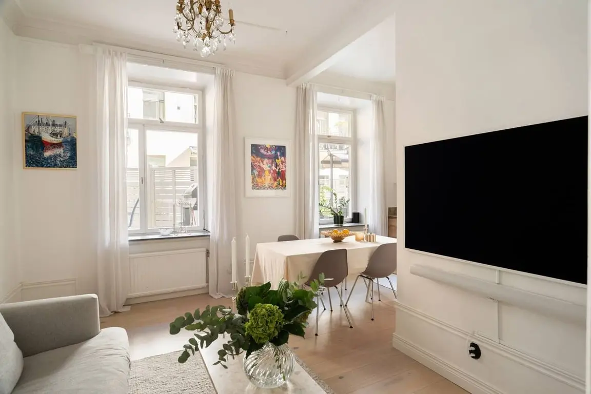 Lägenhet, Hälsingegatan 10, Stockholm. Bild 1 av 34