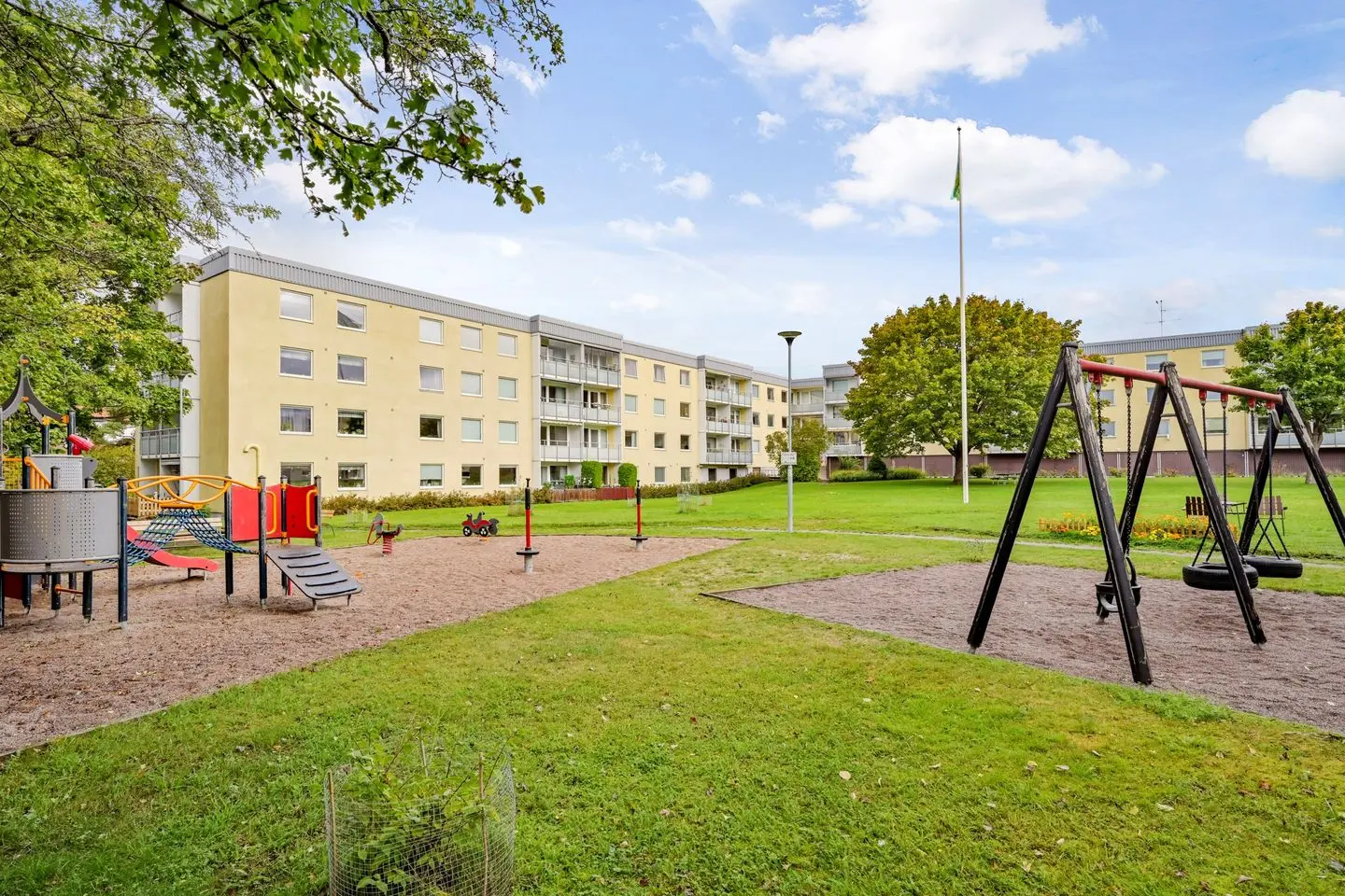 Apartment, Trädgårdsvägen 19, Upplands Väsby. Photo 1 of 28