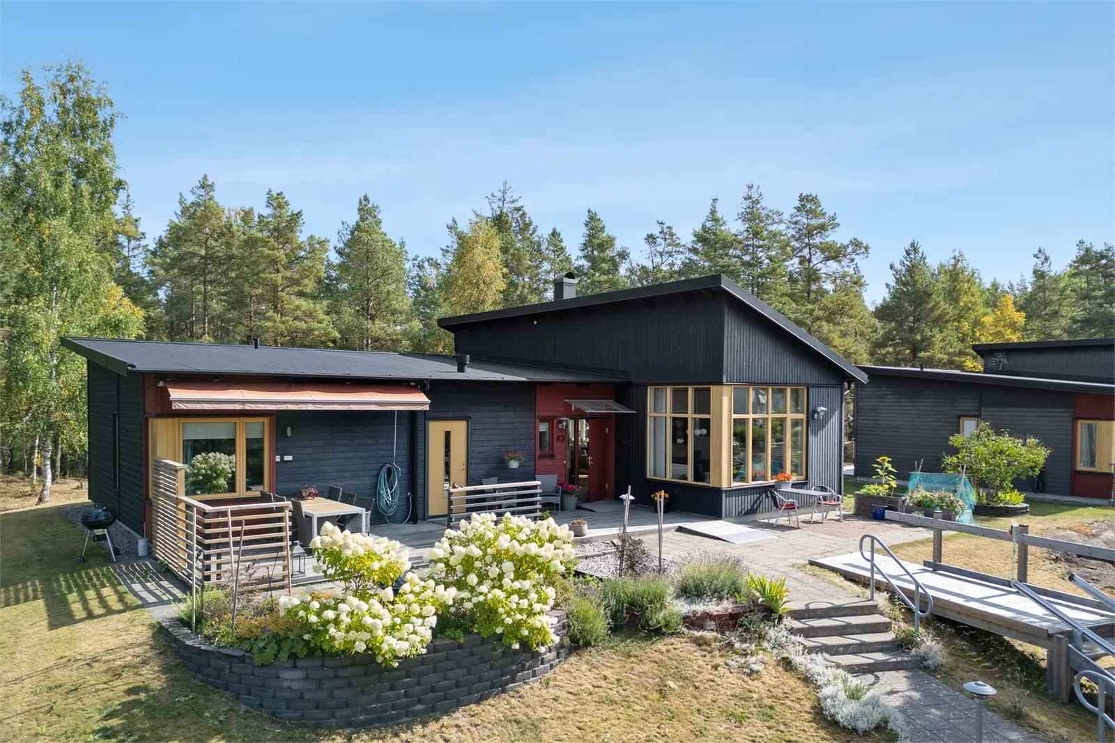 Bild 1 av 40 på Skogsstigen 43