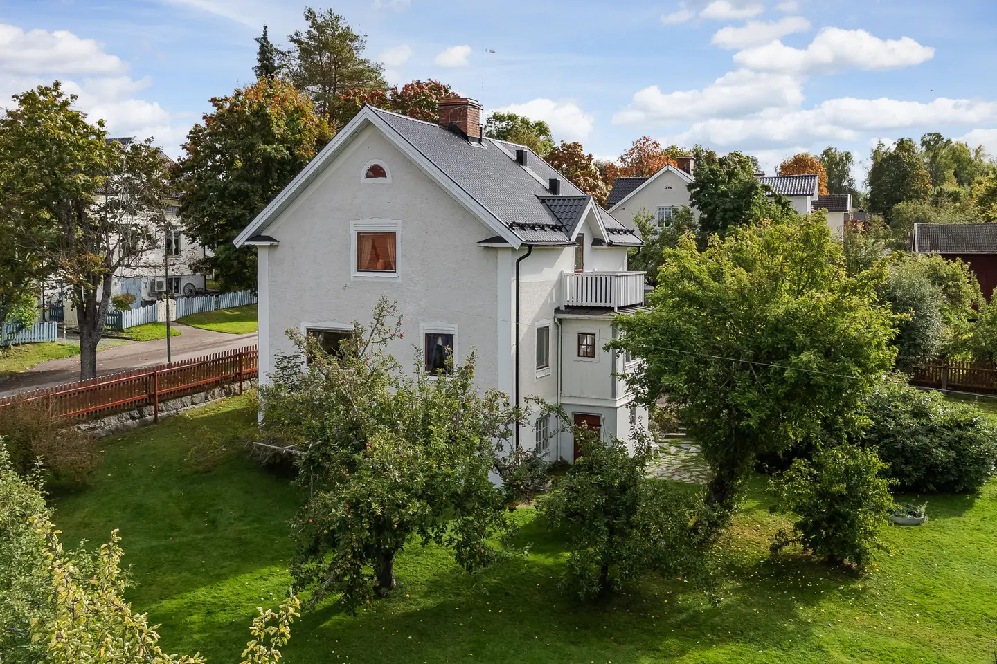 Villa, Villagatan 6. Bild 1 av 8