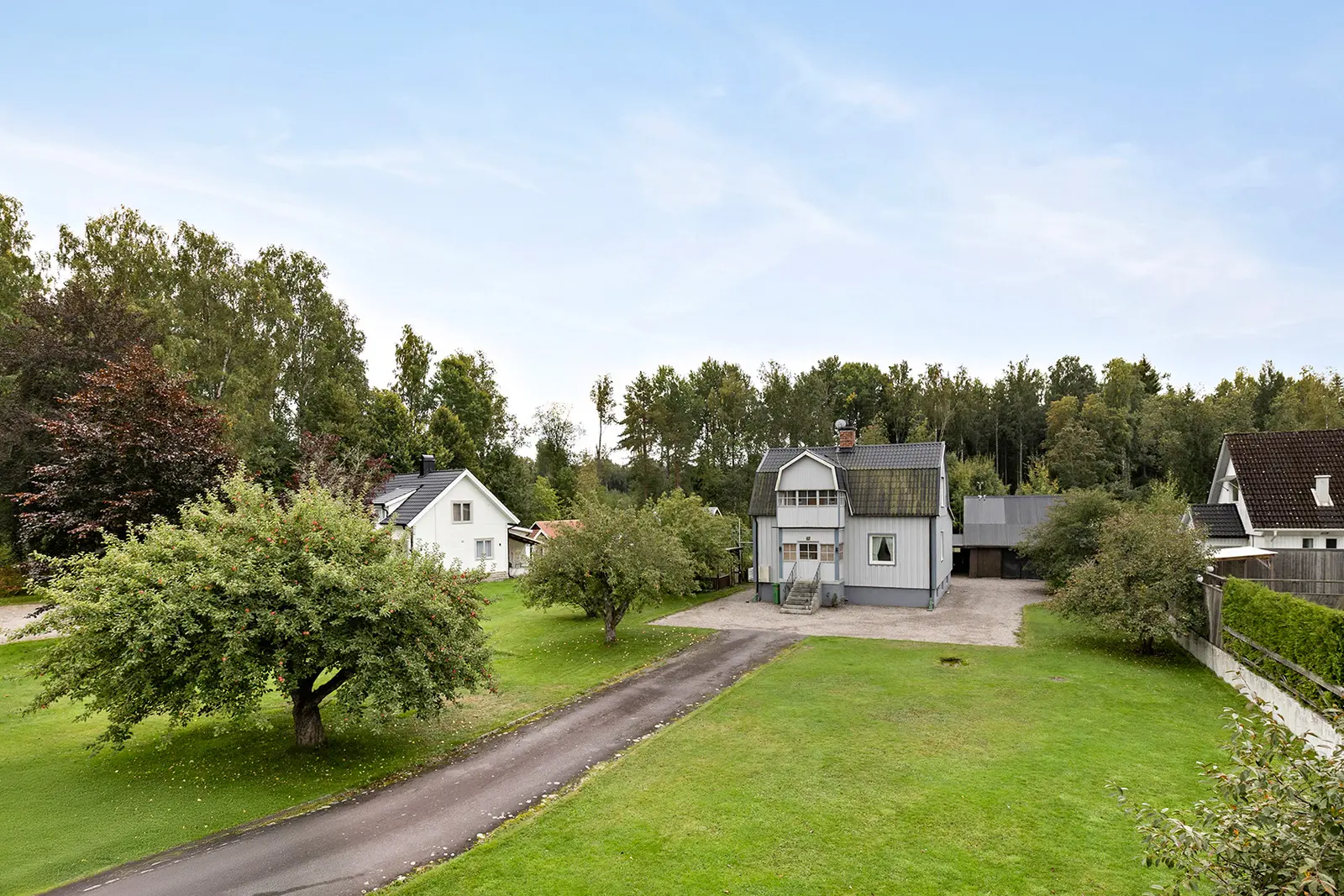Villa, Yxhultsvägen 67. Bild 1 av 25