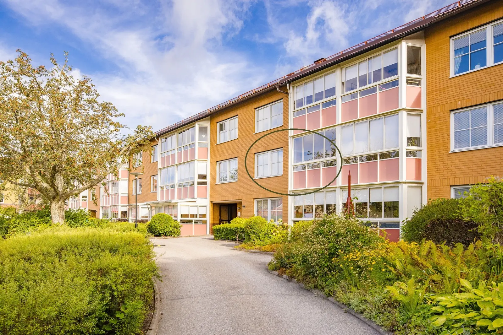 Lägenhet, Hagagatan 15 C, Gamla staden. Bild 1 av 20