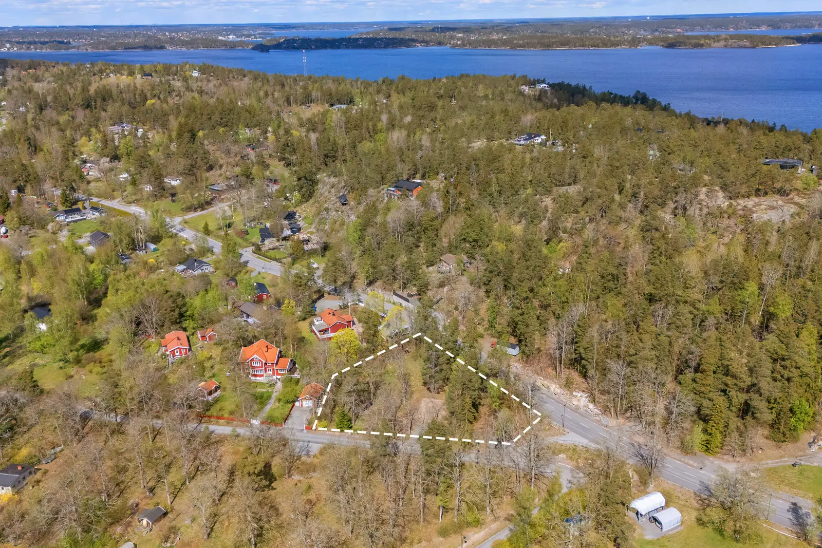 Bild 1 av 11 på Lövsångarvägen 2