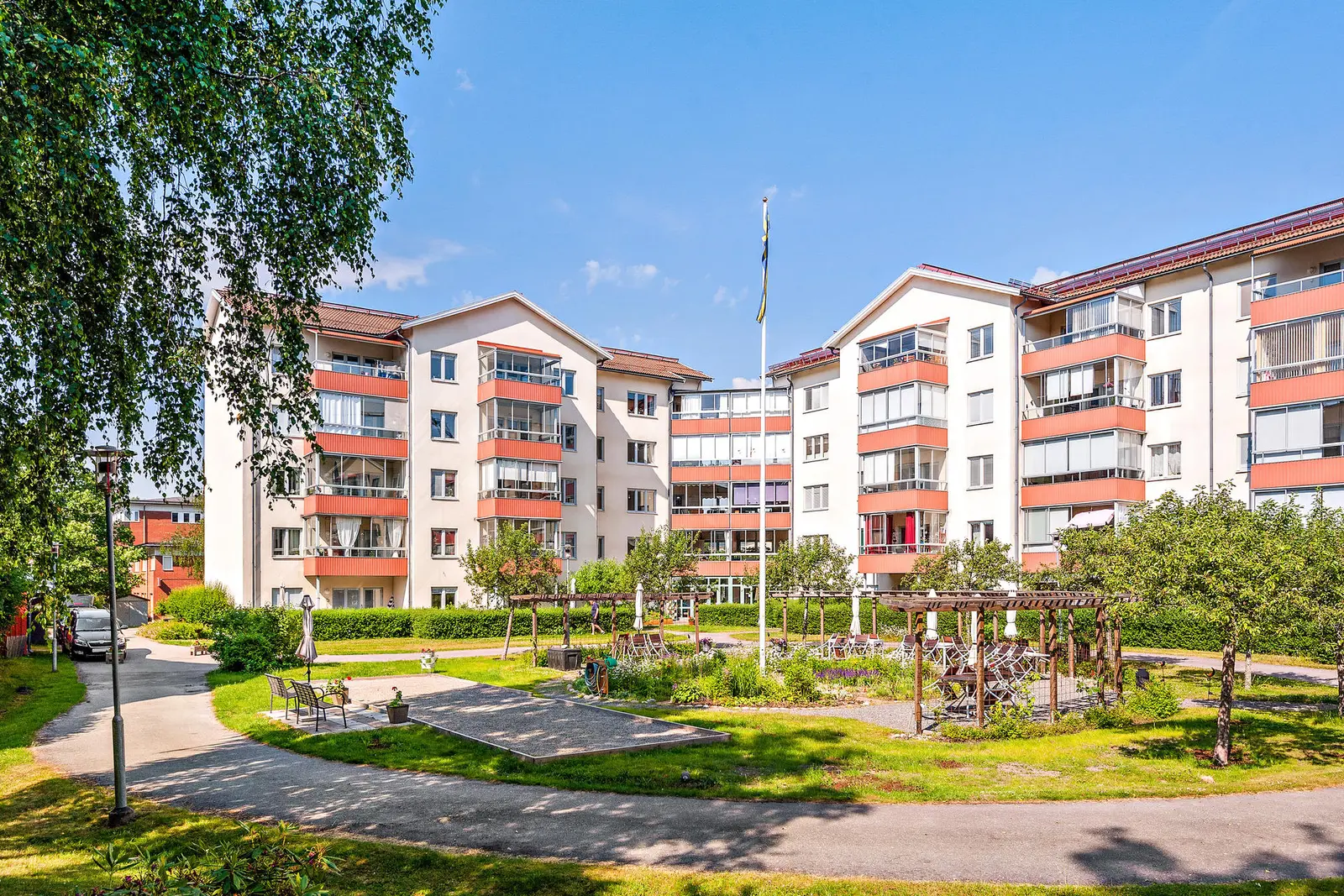 Lägenhet, Römossevägen 23, Botkyrka. Bild 1 av 20