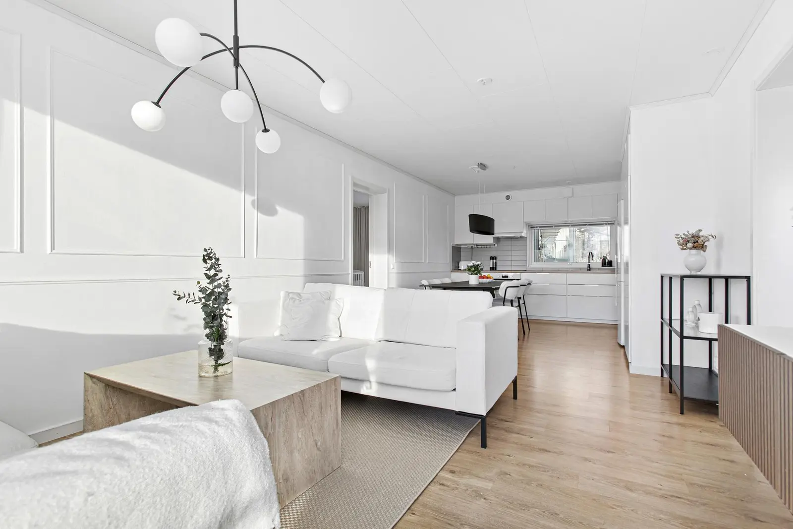 Lägenhet, Visättra Backe 4D, Huddinge. Bild 1 av 20