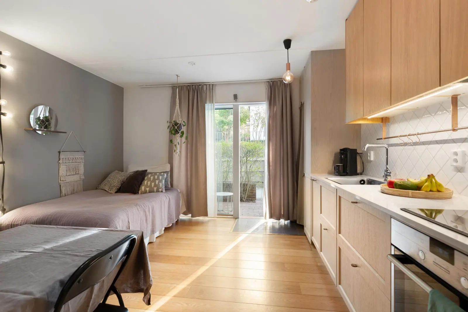 Apartment, Snörmakarvägen 35, Stockholm. Photo 1 of 15