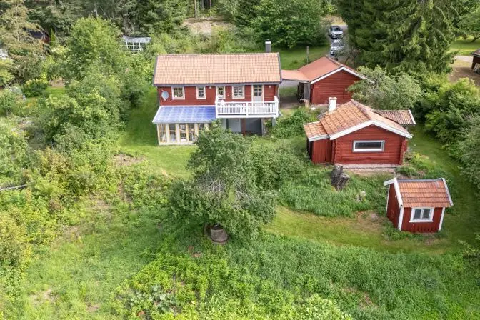 Villa, Korsarvet 97, Falun. Bild 1 av 31