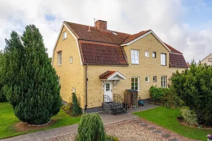 Semi-detached/terraced, Döbelnsgatan 8, Skara. Photo 1 of 40