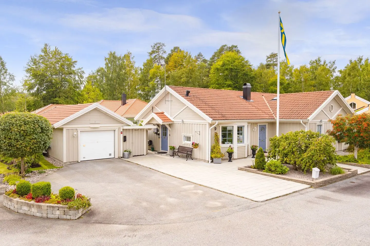 Bild 1 av 38 på Bokvägen 9