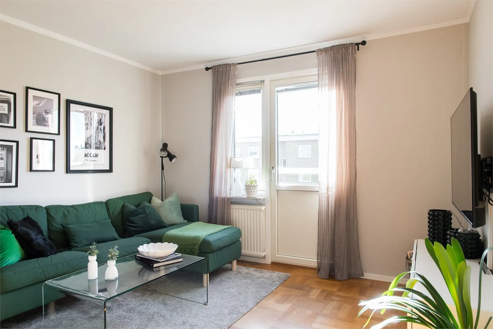 Lägenhet, Västra Skrävlingevägen 103. Bild 1 av 20