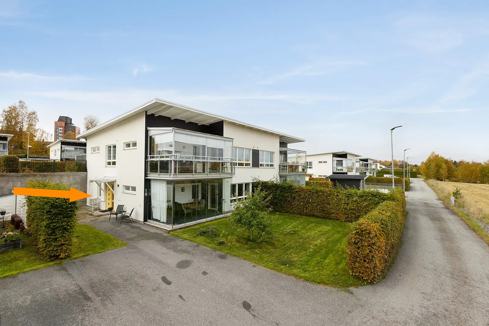Lägenhet, Östra gatan 18. Bild 1 av 13