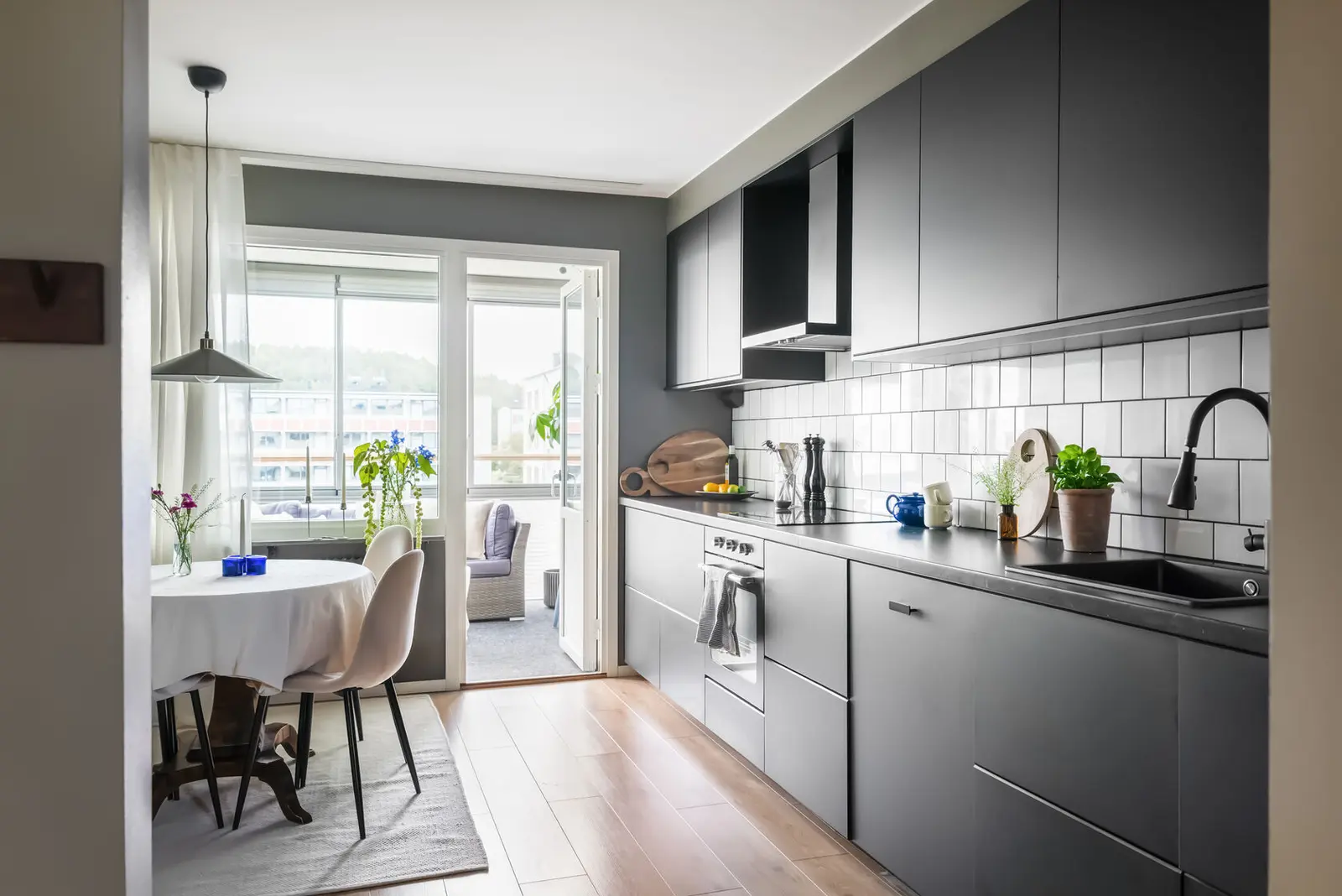 Bild 1 av 15 på Mångatan 6B