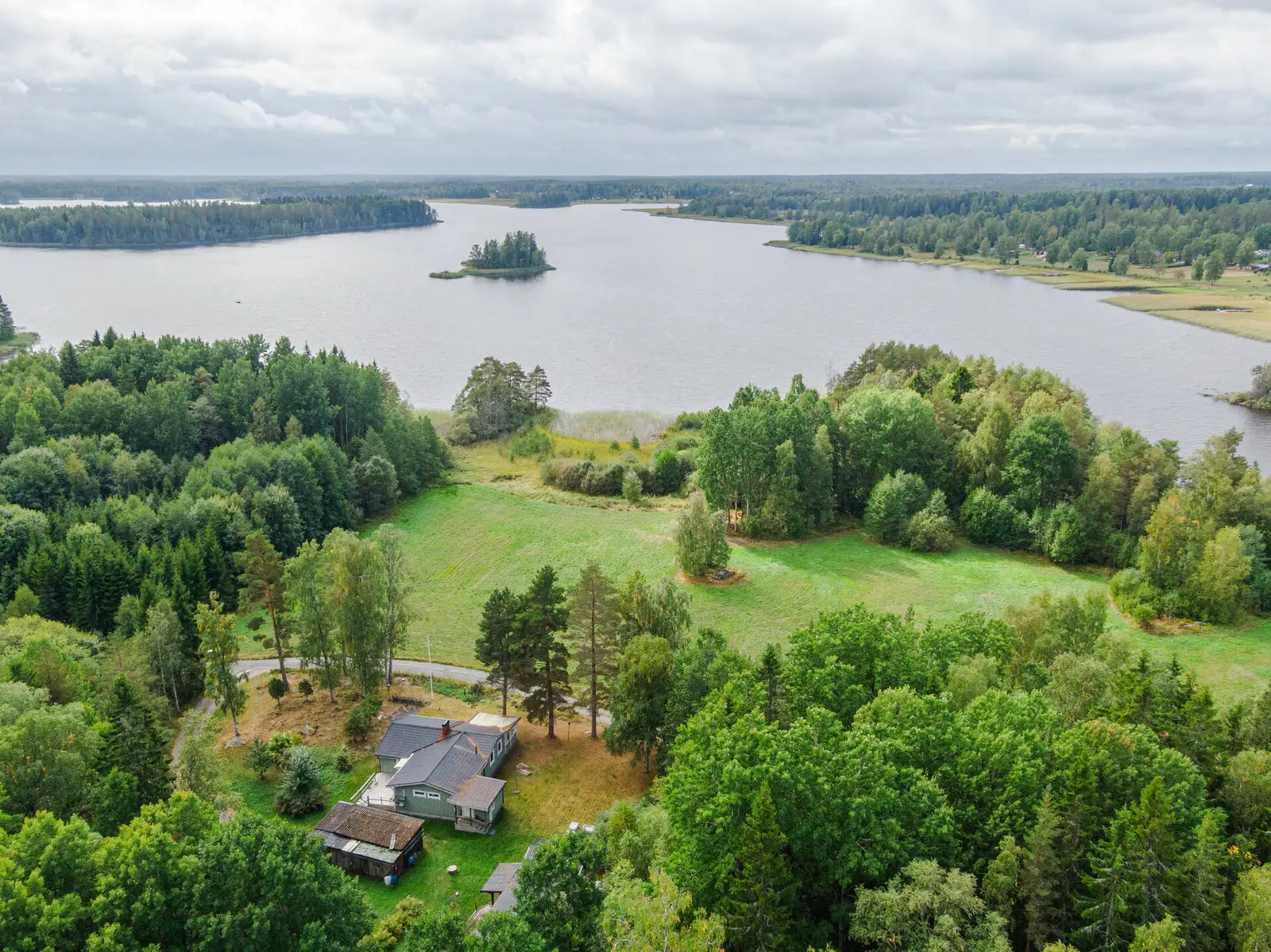 Villa, Ängelbo 6, Kolsva. Bild 1 av 20