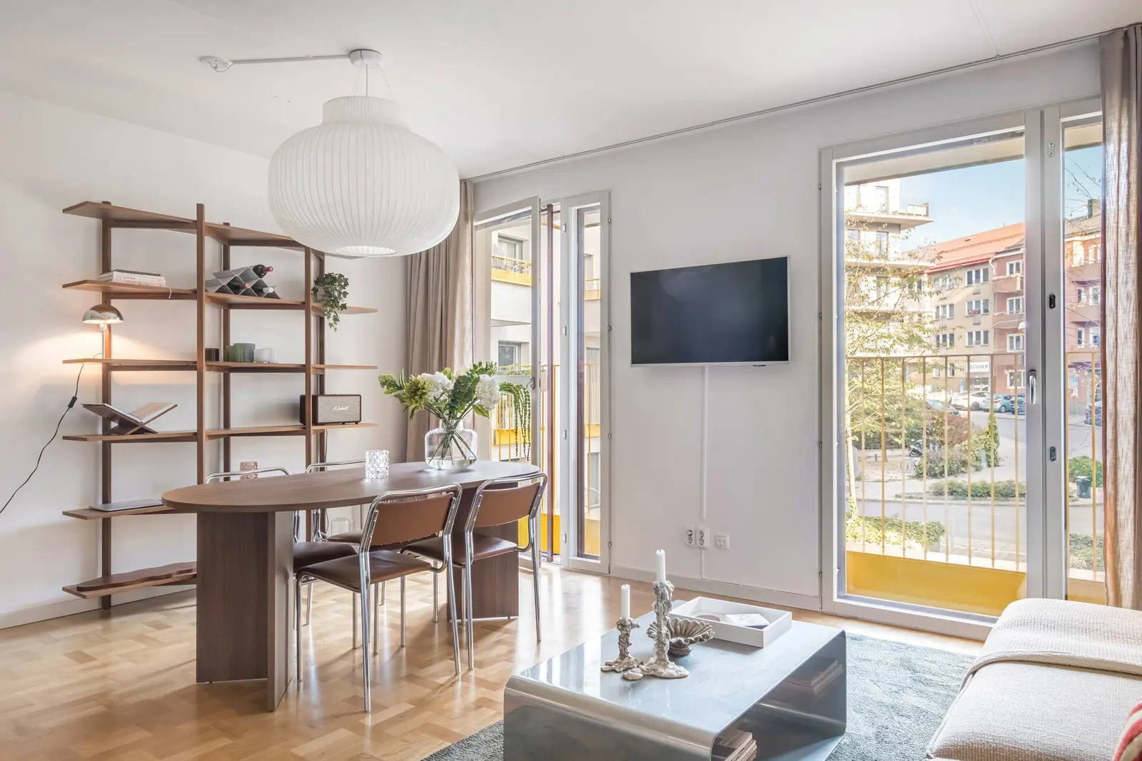 Bild 1 av 30 på Vintergatan 2E