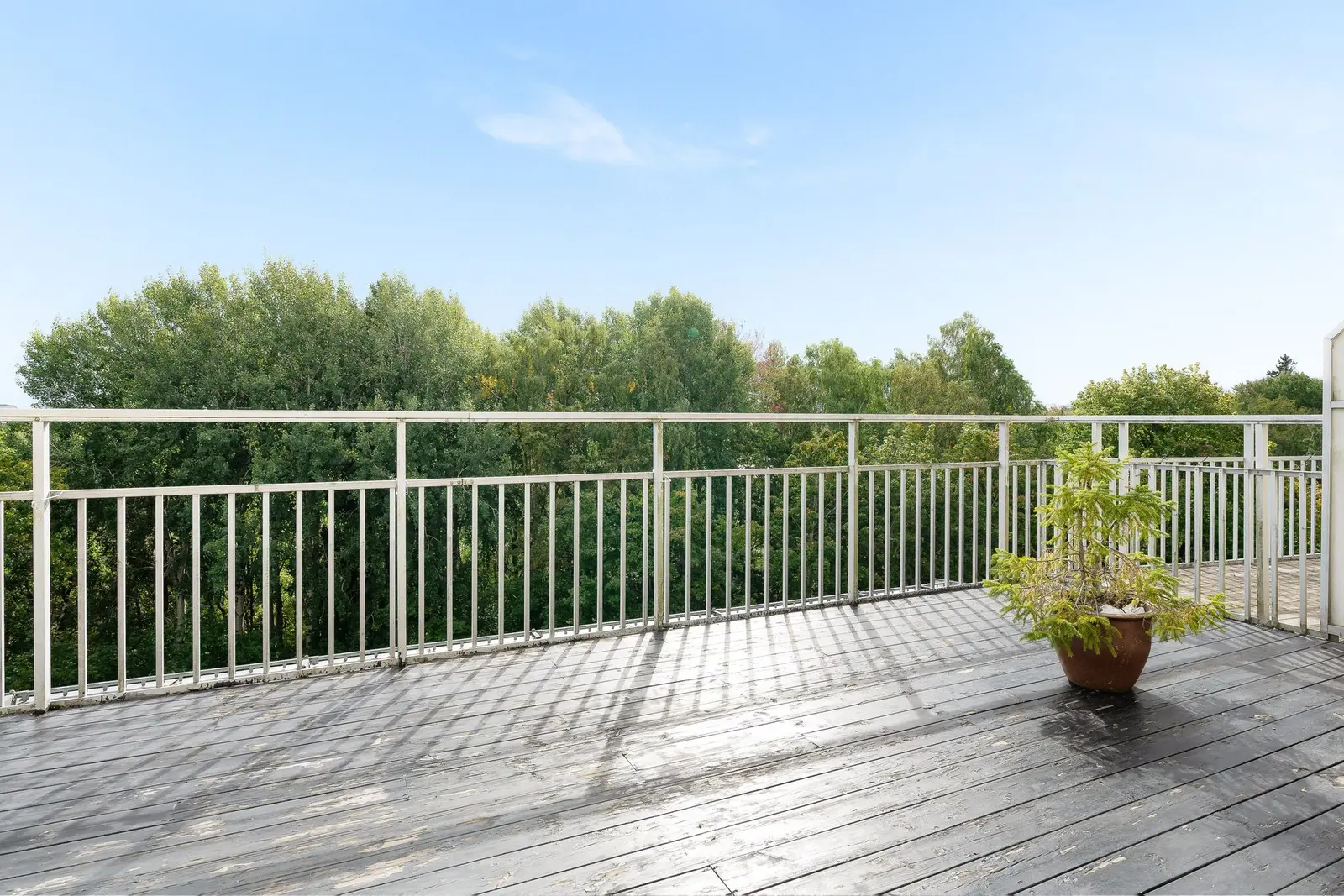 Apartment, Lingvägen 221, Stockholm. Photo 1 of 40