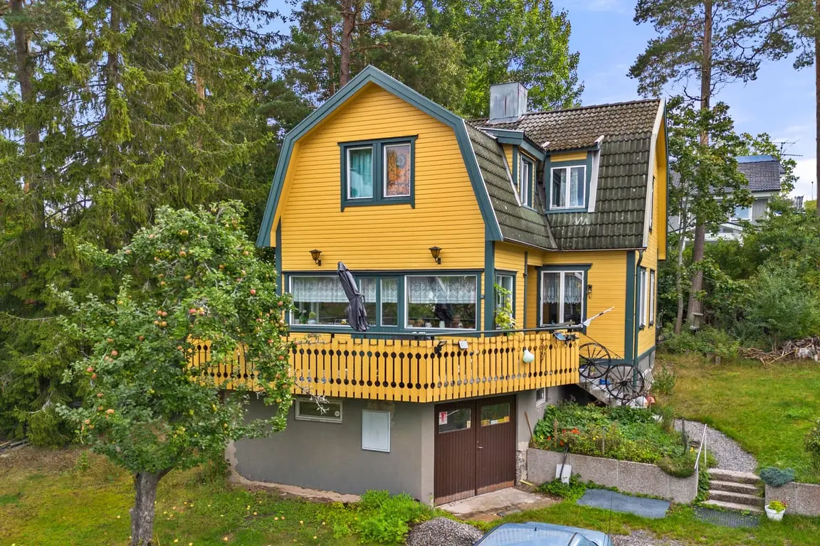 Villa, Tallkottsvägen 12, Nacka. Bild 1 av 20