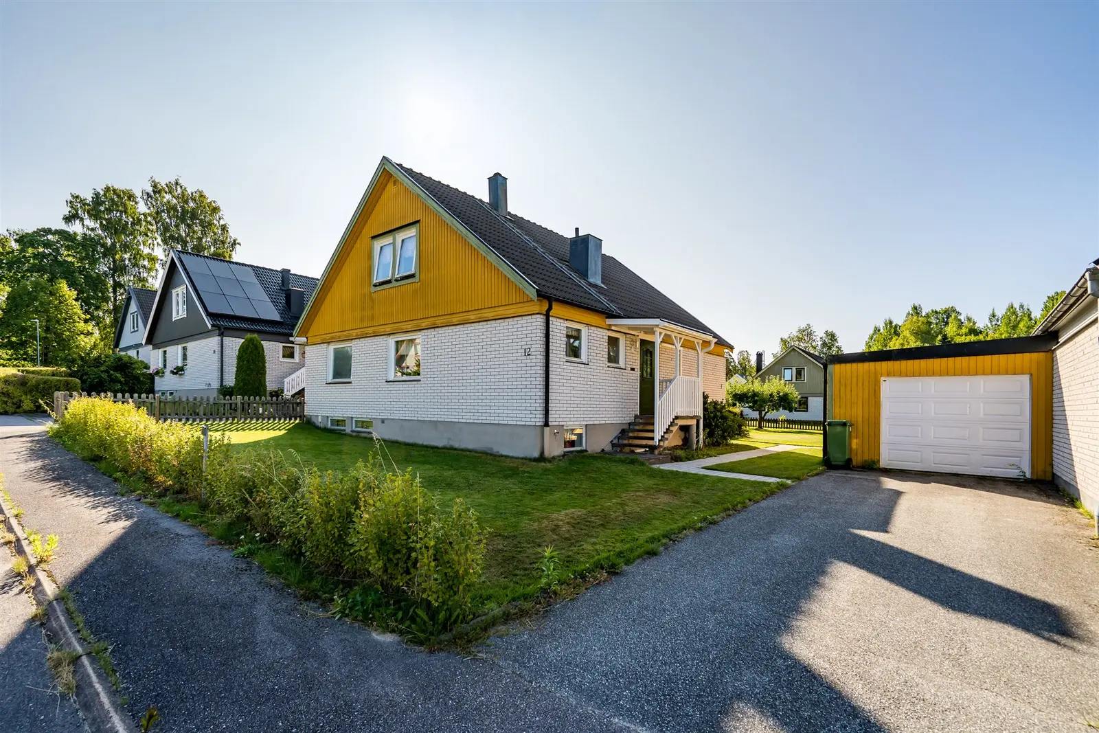 Semi-detached/terraced, Björnbärsvägen 12, Lindesberg. Photo 1 of 8