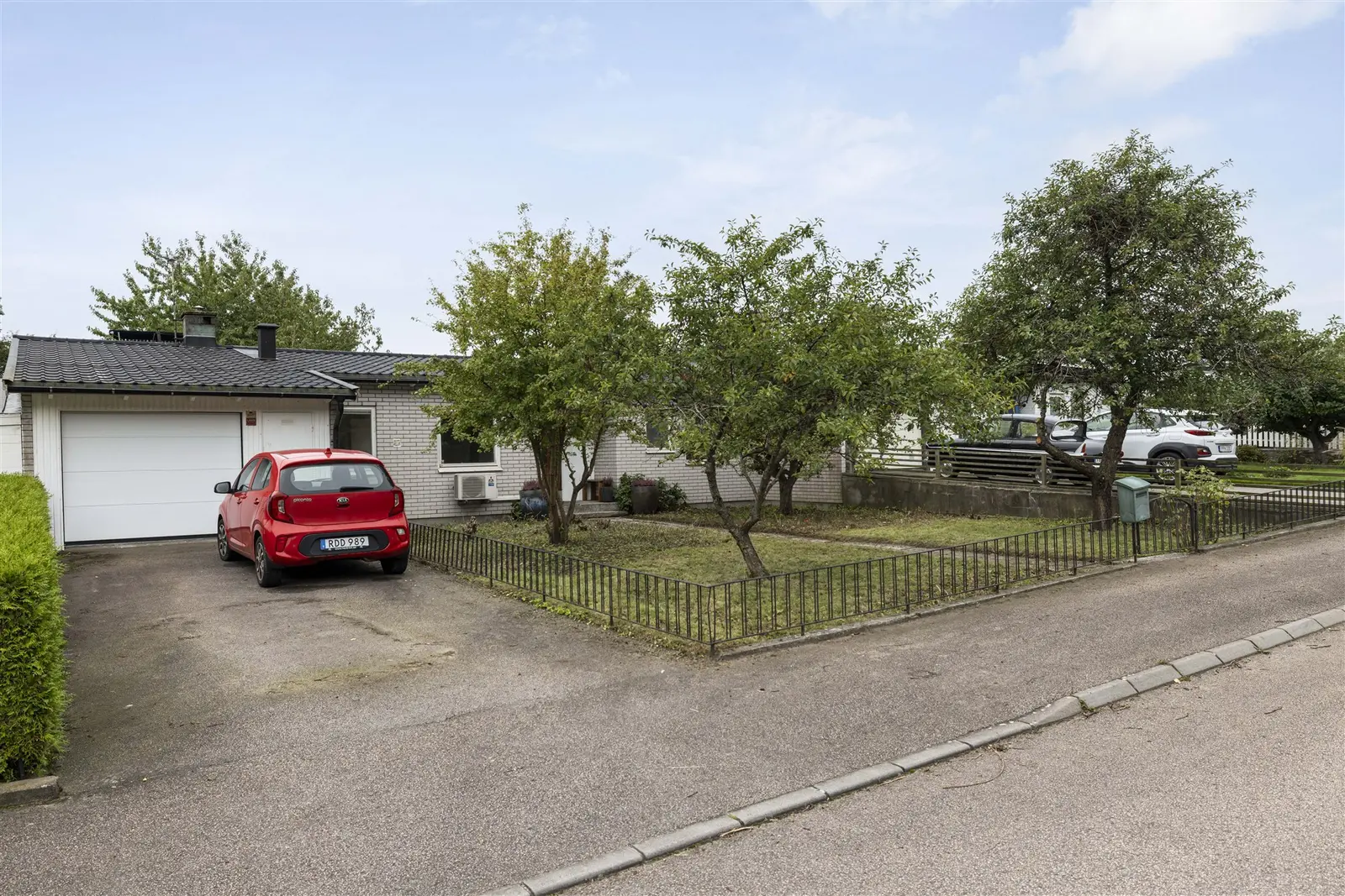 Semi-detached/terraced, Bonnagårdsvägen 23, Halmstad. Photo 1 of 21