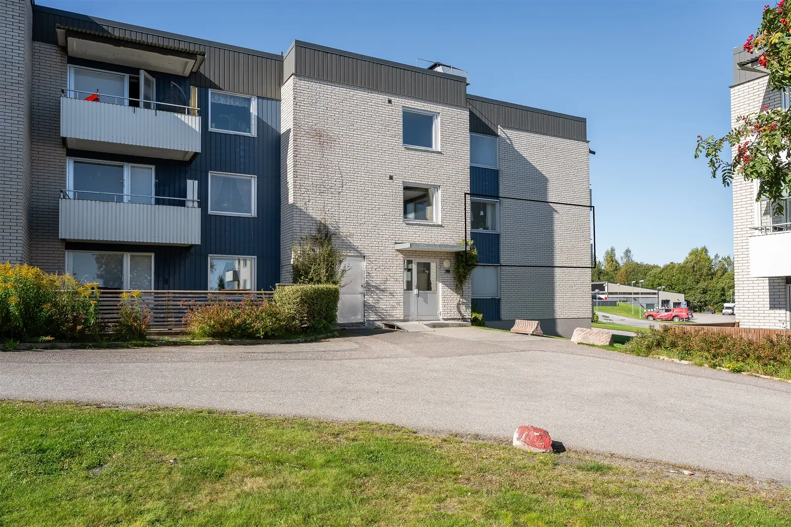 Lägenhet, Västra Ringvägen 102, Västernorrland. Bild 1 av 20