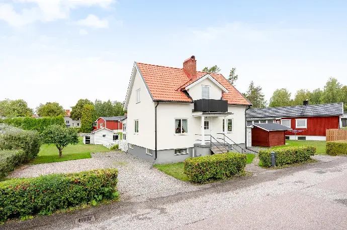 Bild 1 av 37 på Lötgatan