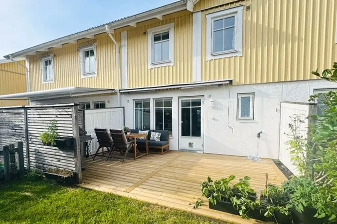 Par-/radhus, Russvägen 30, Hisings Kärra. Bild 1 av 20