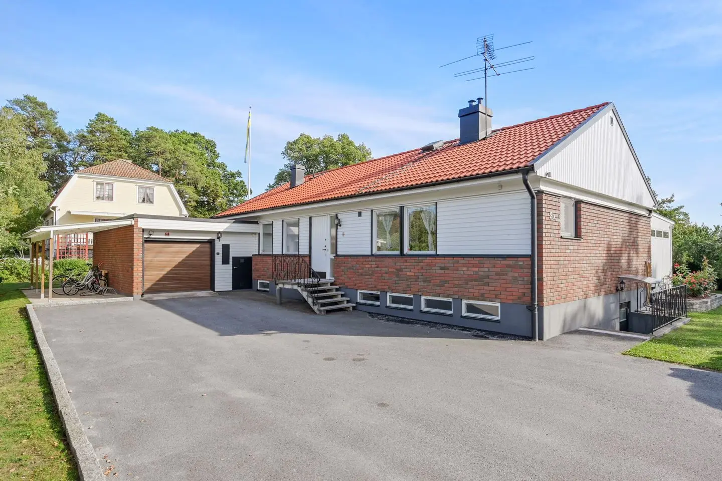 Bild 1 av 61 på Allévägen 2A