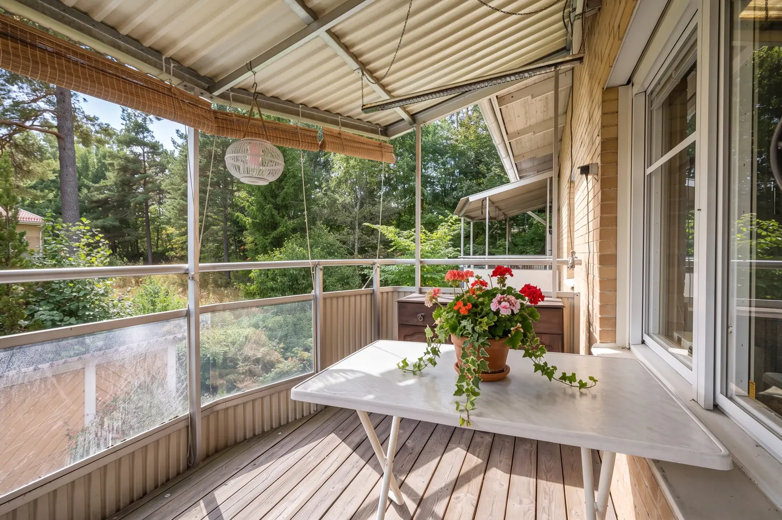 Image 1 of 16 of Sunnanvindsgränd 115