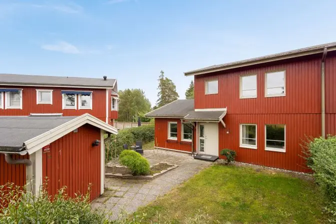 Bild 1 av 27 på Hasselnötsvägen 14